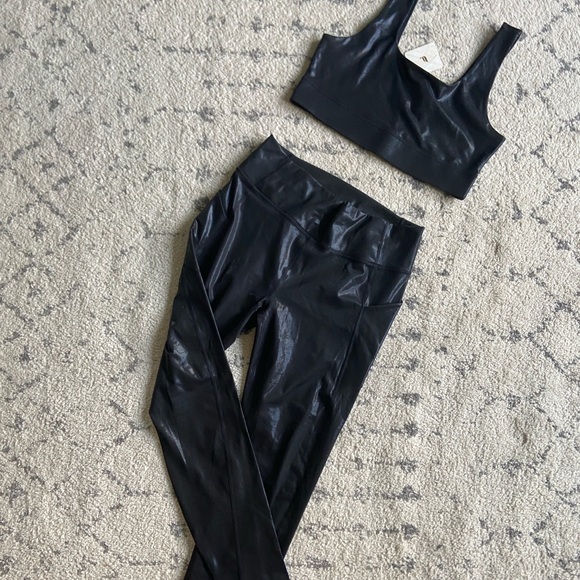 Fabletics Set - Picture 1 of 1